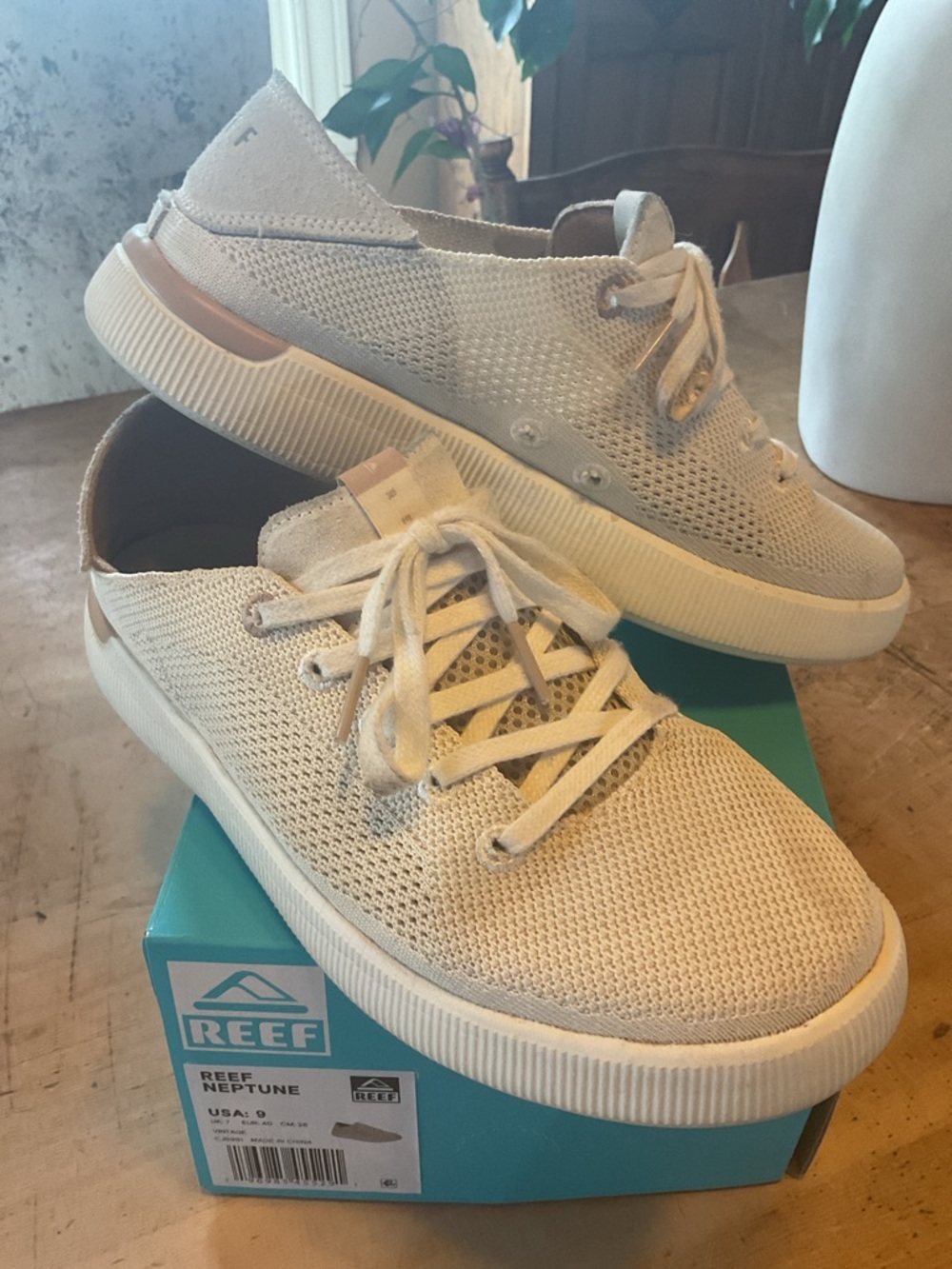 Reef Neptune Vintage Sneaker - Picture 6 of 6